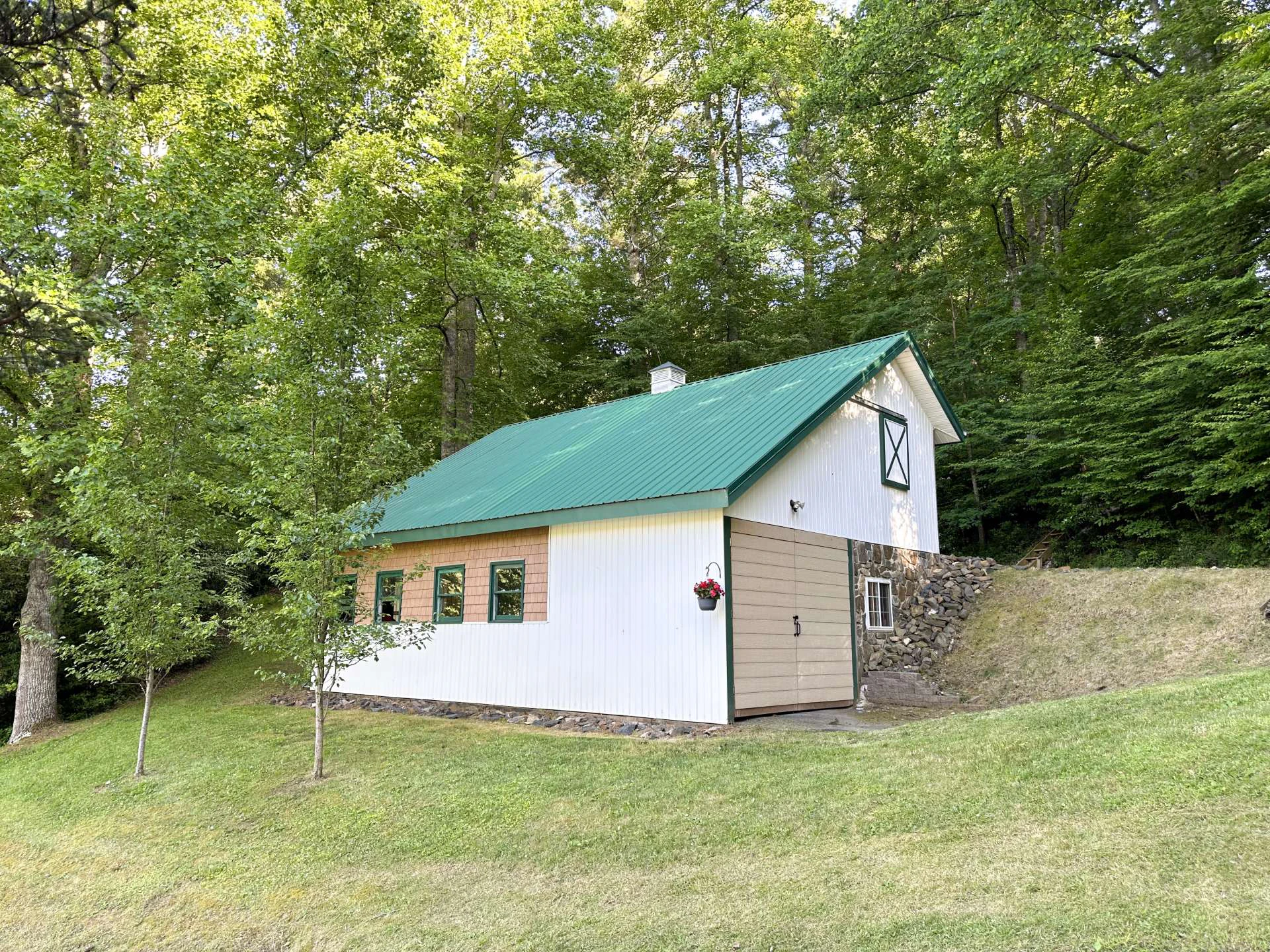 Image number 10 for the current listing